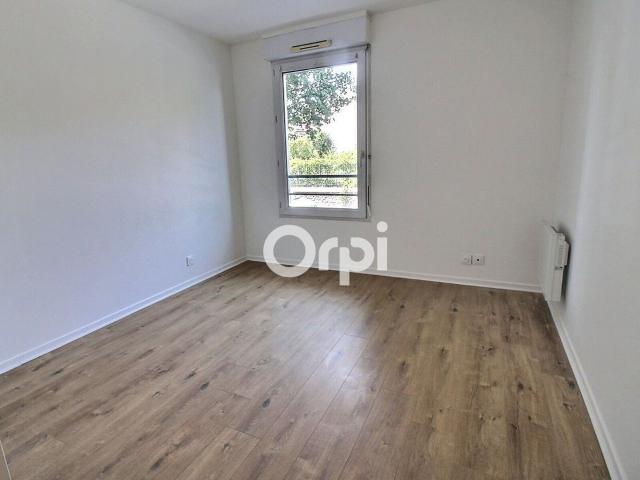 Location appartement, 61.08 m² T 3 à Viry Châtillon, 1 100 €
