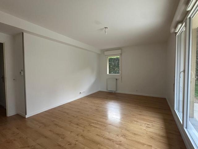 Location appartement, 62.67 m² T 2 à Chessy, 1 393 €