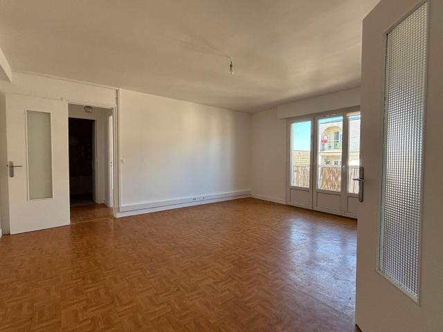 Location appartement, 62.24 m² T 2 à Pontault Combault, 950 €