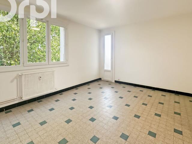 Location appartement, 62.2 m² T 3 à Aubenas, 580 €