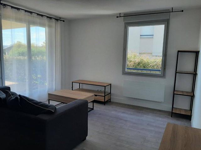 Location Appartement 62 m² à L'Isle d'Abeau 854 ¤ CC /mois