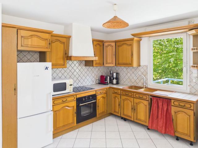 Location appartement, 67.49 m² T 3 à Chambéry, 1 057 €