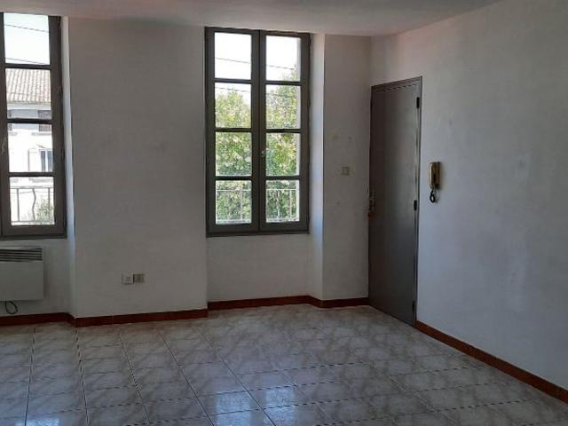 Location appartement, 67.18 m² T 3 à Carpentras, 575 €