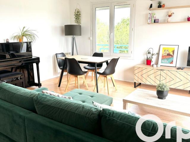 Location appartement, 67.39 m² T 3 à Élancourt, 1 172 €
