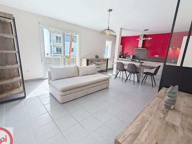 Location appartement, 67 m² T 3 à Lons, 850 €