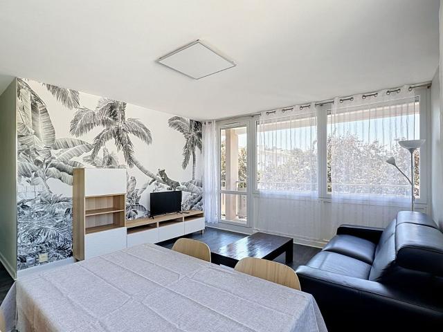 Location appartement, 64.69 m² T 3 à Oullins, 1 160 €