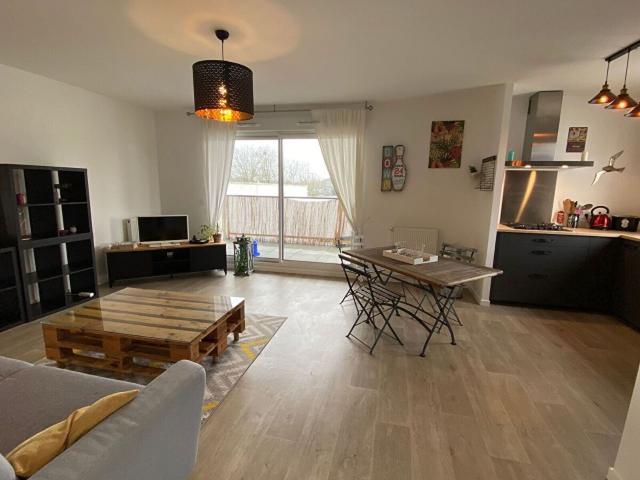 Location appartement, 64.85 m² T 3 à Lorient, 886 €