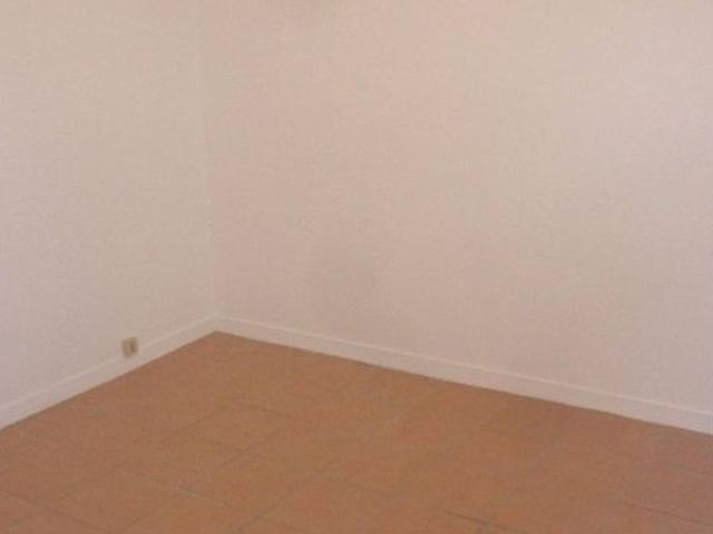 Location appartement, 64.17 m² T 3 à Villeneuve le Comte, 855 €