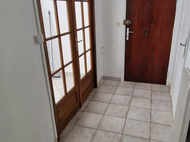 Location appartement, 64.25 m² T 3 à Ciry le Noble, 550 €