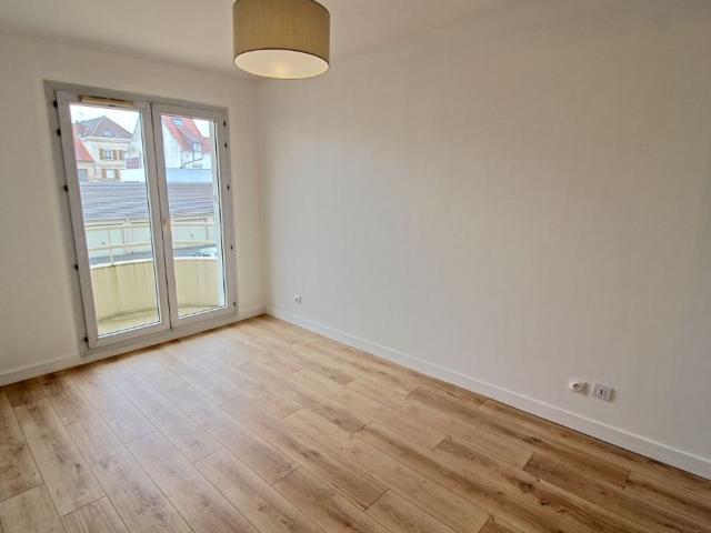 Location appartement, 65.6 m² T 3 à Pont Sainte Maxence, 900 €
