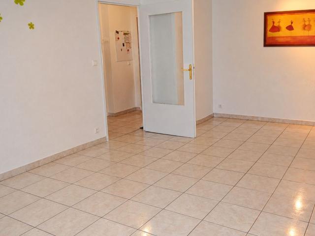Location appartement, 65.85 m² T 2 à Brie Comte Robert, 980 €