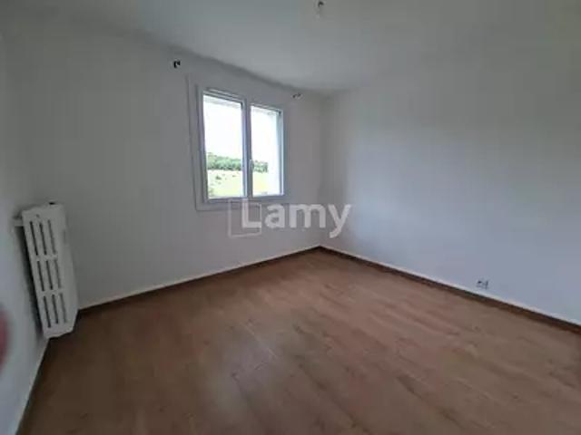 location appartement, 65.0 m² au dernier étage