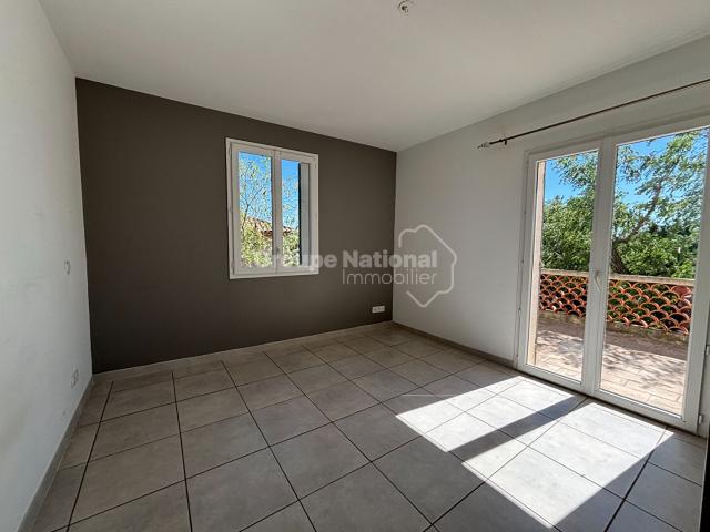 Location appartement 65.2 m², Cabrieres 30210 Gard