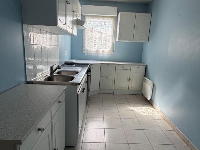 Location appartement, 65.32 m² T 3 à Coulommiers, 875 €