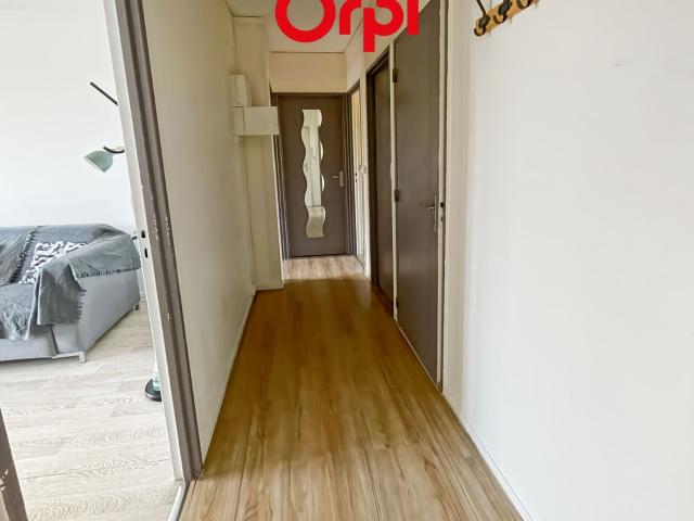 Location appartement, 66.5 m² T 3 à Villeneuve le Roi, 1 250 €