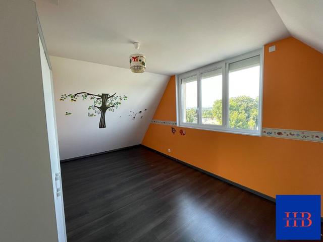 Location Appartement 6 pièces 110m²