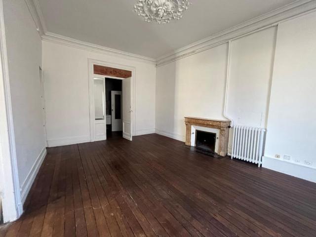 Location Appartement 6 pièces 116m² BORDEAUX 33000