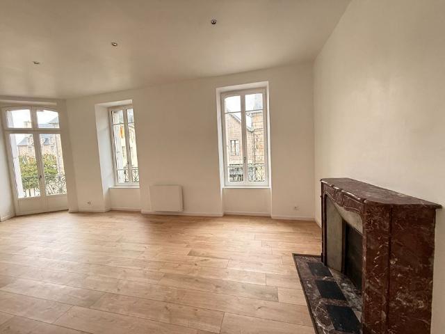 Location Appartement 6 pièces 126m²