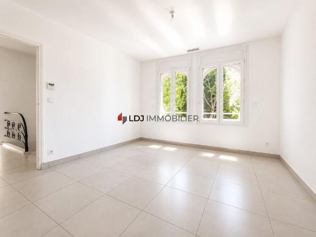 Location Appartement 6 pièces 130m² PERPIGNAN 66000