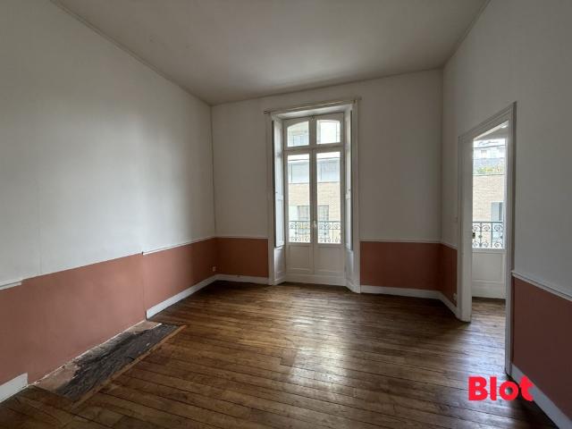 Location Appartement 6 pièces 133m² RENNES 35000
