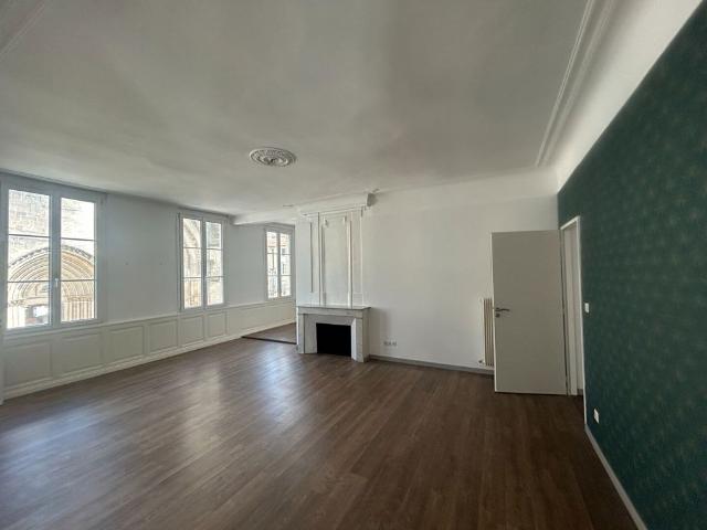 Location Appartement 6 pièces 137m²