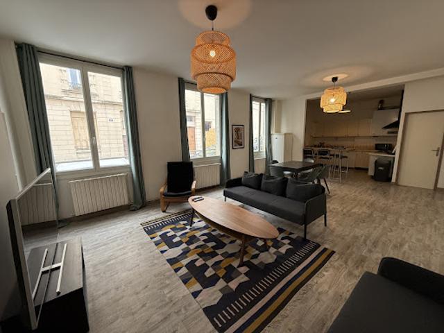 Location Appartement 6 pièces 156 m2 Saint Etienne