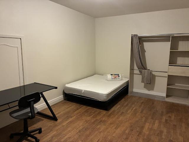 Location Appartement 6 pièces 166 m2 Savigny