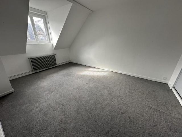 Location Appartement 6 pièces 170m² FLERS 61100