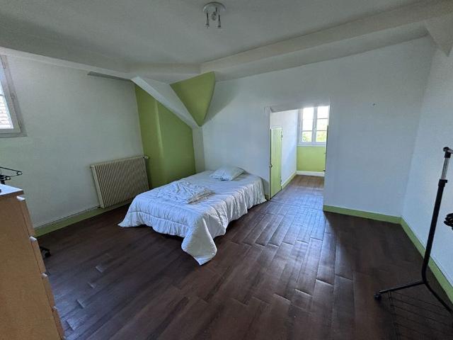 Location Appartement 6 pièces 256m²