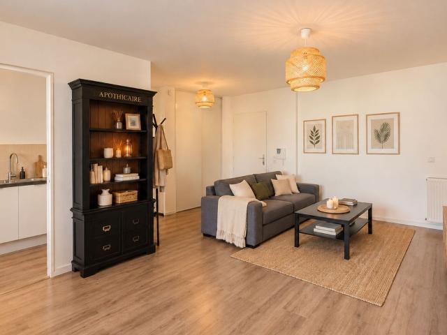 Location appartement, 73.2 m² T 3 à Bordeaux, 1 319 €