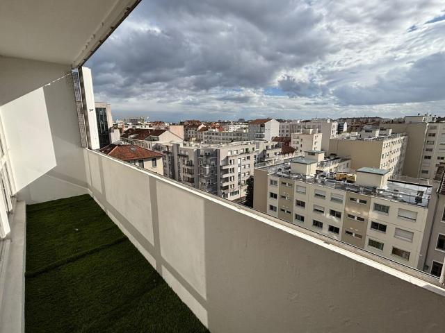 Location appartement, 70.97 m² T 3 à Villeurbanne, 1 099 €