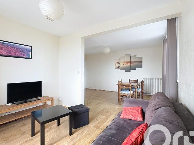 Location appartement, 71.51 m² T 3 à Villeurbanne, 1 090 €
