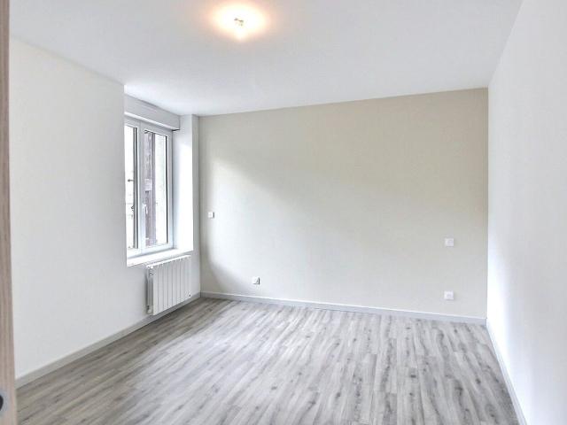 Location appartement, 71.85 m² T 3 à Morestel, 830 €