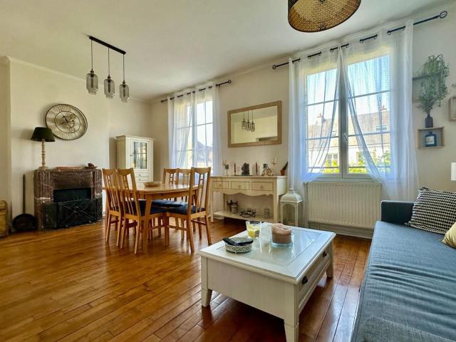 Location appartement, 71.15 m² T 3 à Étampes, 950 €