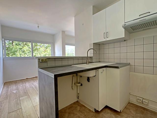 Location appartement, 77.43 m² T 3 à Gif sur Yvette, 1 160 €