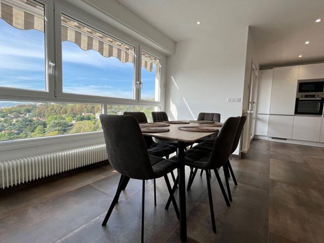 Location appartement, 77.31 m² T 3 à Caluire et Cuire, 1 456 €
