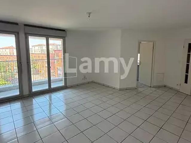 location appartement, 75.0 m² parking