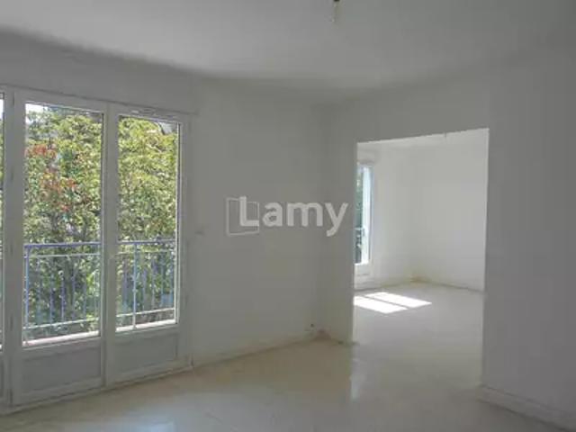 location appartement, 75.34 m² au dernier étage