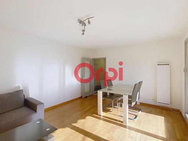 Location appartement, 75.38 m² T 3 à Saint Julien en Genevois, 1 535 €