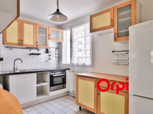 Location appartement, 75 m² T 3 à Caluire et Cuire, 1 006 €