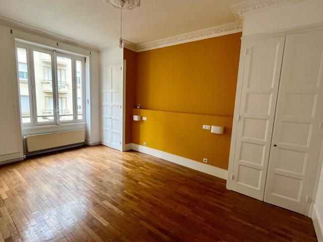 Location appartement, 76.65 m² T 3 à Lyon 1, 1 250 €