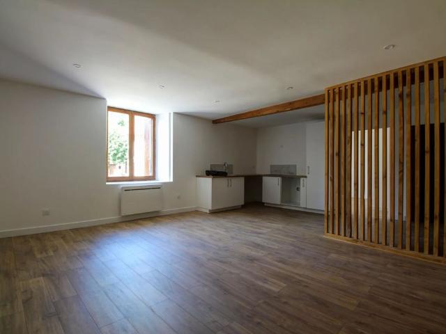 Location Appartement 76 m2 à Doizieux