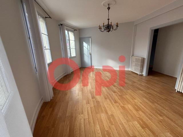 Location appartement, 78.48 m² T 3 à Péronne, 700 €