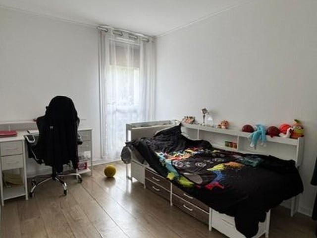 Location appartement, 78.95 m² T 4 à Crosne, 1 222 €