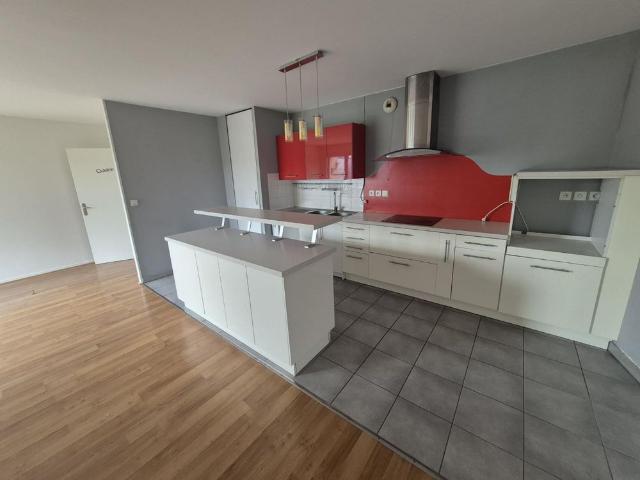 Location Appartement 78m² LOOS 59120
