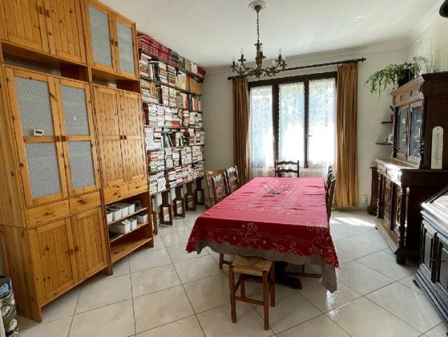 Location Appartement 7 pièces 12m²
