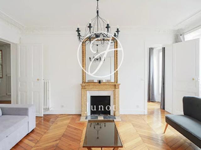 Location Appartement 7 pièces 155.97 m2 Paris 10ème