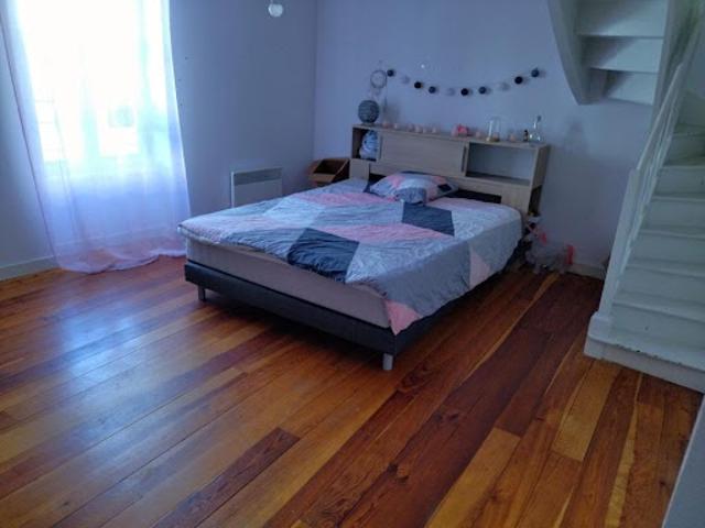 Location Appartement 7 pièces 180 m2 Fenioux