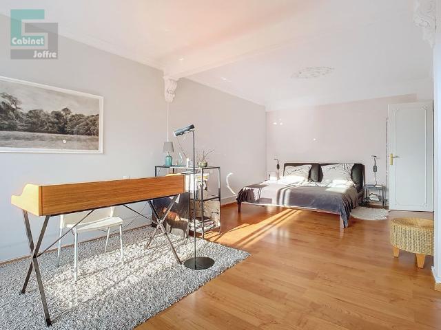 Location Appartement 7 pièces 183m² FONTAINEBLEAU 77300