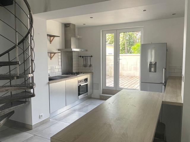 Location appartement, 83.4 m² T 3 à Floirac, 1 200 €